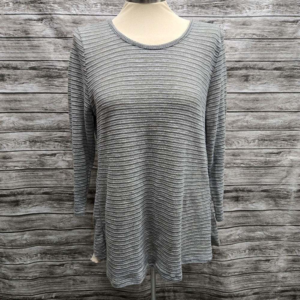 Ava James high low grey top
